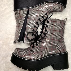 Platform plaid boots